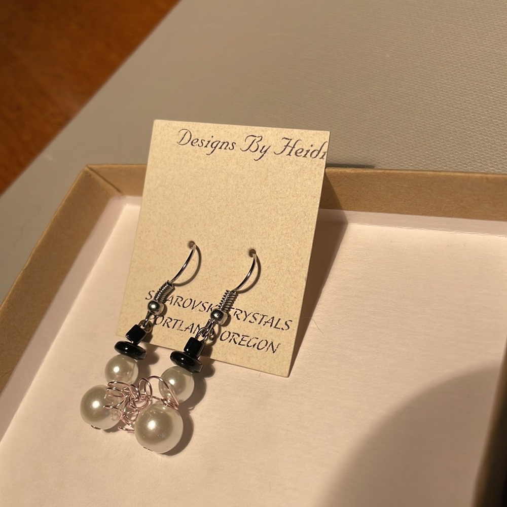 Snowman Earrings Pearl body with Black top hat , rose gold scarf